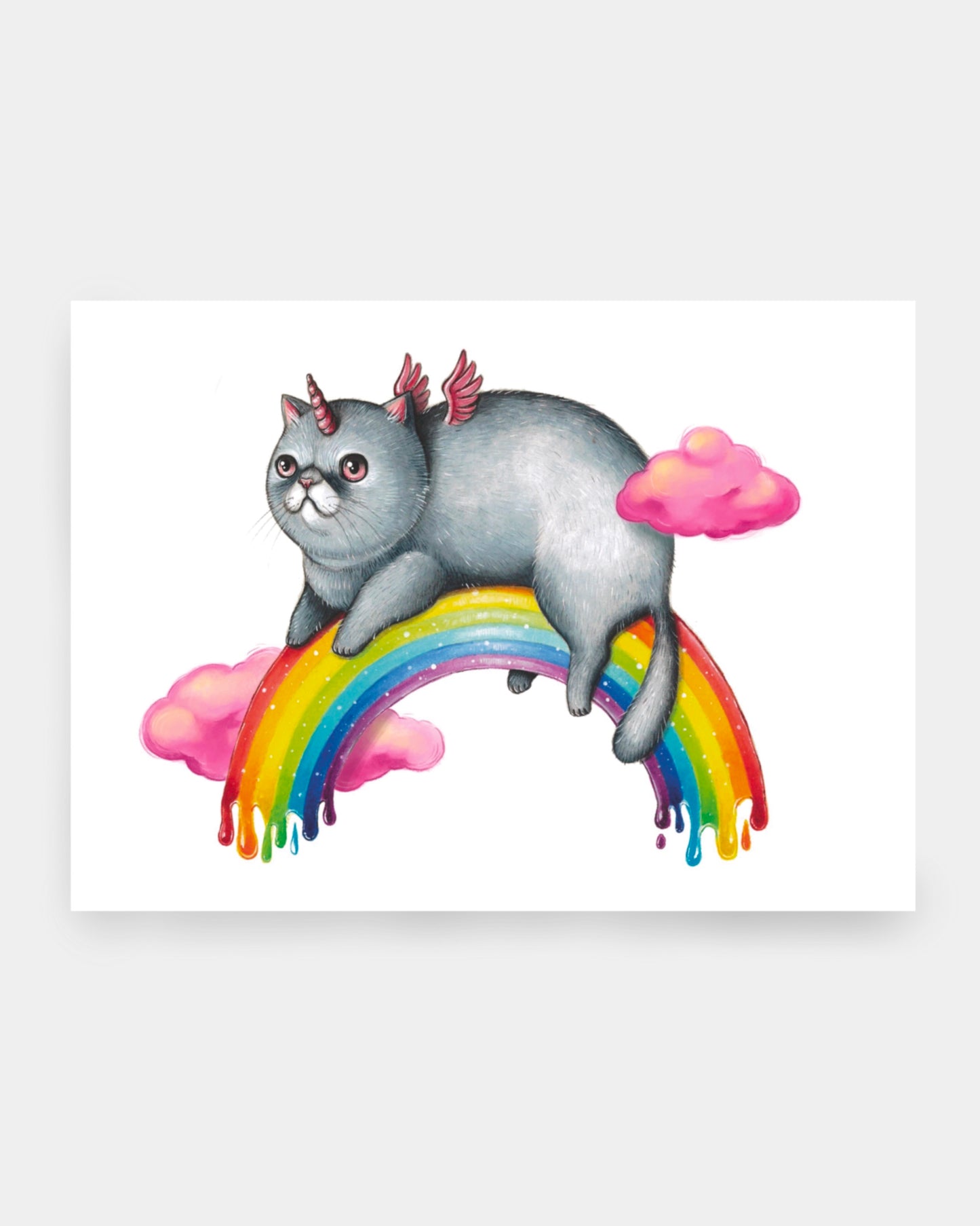 stampa con gattino unicorno su arcobaleno in mezzo a nuvolette rosa